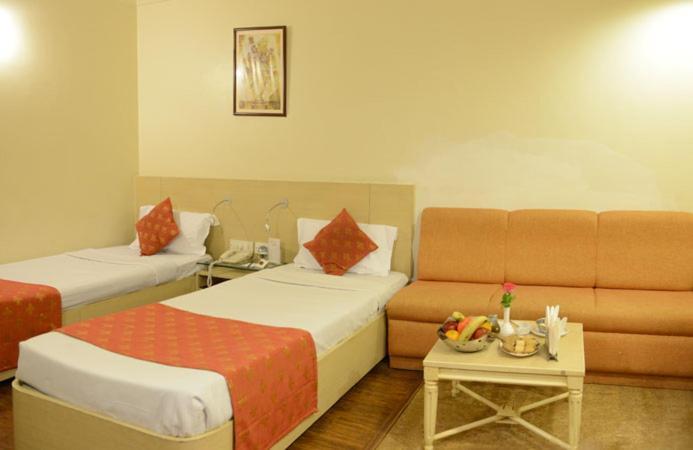 Hotel Amer Palace โบปาล ภายนอก รูปภาพ