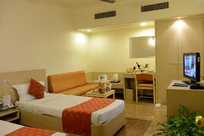 Hotel Amer Palace โบปาล ภายนอก รูปภาพ